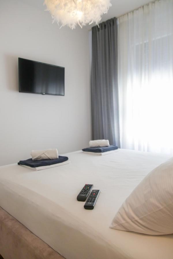 Supernova DeLuxe Residence Novi Sad Extérieur photo